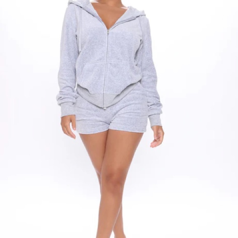 The OG Trendsetter Velour Short Set - Picture 6 of 6